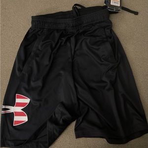 Under Armour never worn men’s small shorts.